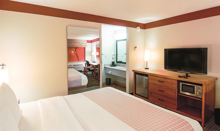 Imagen de la habitación del Hotel La Quinta Inn and Suites By Wyndham Chicago Tinley Park. Foto 13