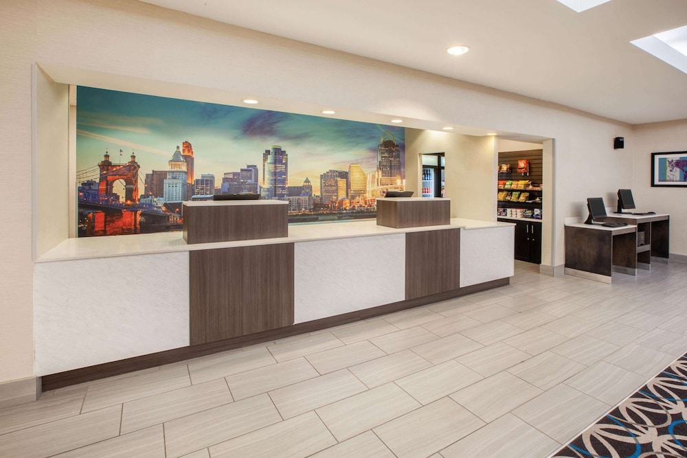 Imagen de los interiores del Hotel La Quinta Inn and Suites By Wyndham Cincinnati Airpt Florence. Foto 19