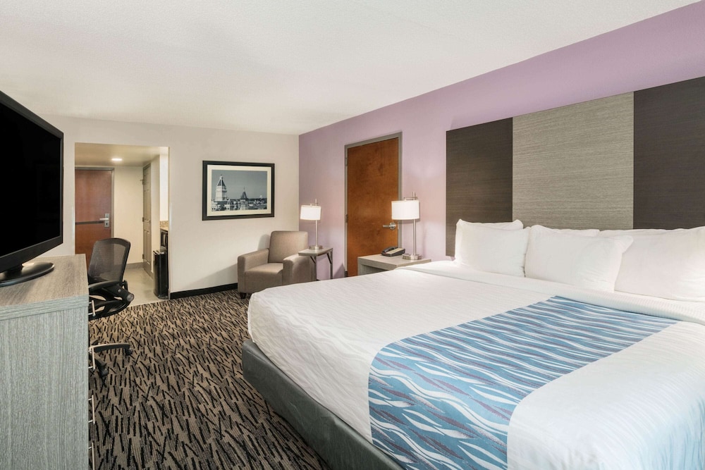 Imagen de la habitación del Hotel La Quinta Inn and Suites By Wyndham Clarksville. Foto 10