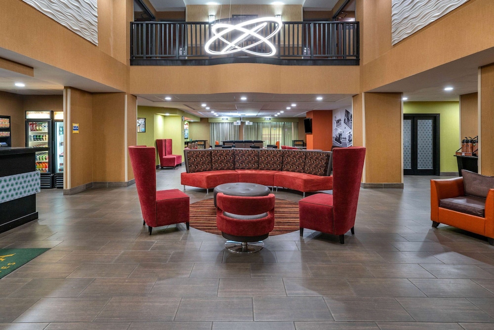 Imagen de los interiores del Hotel La Quinta Inn and Suites By Wyndham Clarksville. Foto 20
