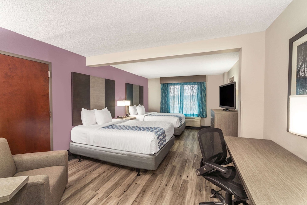 Imagen de la habitación del Hotel La Quinta Inn and Suites By Wyndham Clarksville. Foto 15