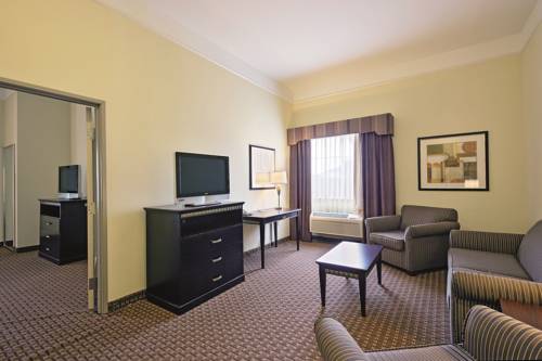 Imagen de la habitación del Hotel La Quinta Inn and Suites By Wyndham Cleburne. Foto 2
