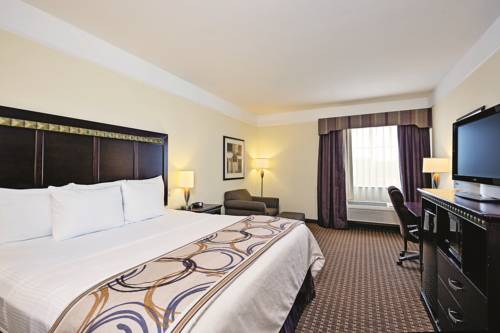 Imagen de la habitación del Hotel La Quinta Inn and Suites By Wyndham Cleburne. Foto 8