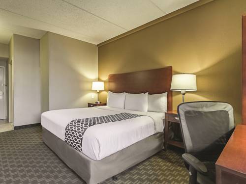 Imagen de la habitación del Hotel La Quinta Inn and Suites By Wyndham Cleveland Airport West. Foto 8
