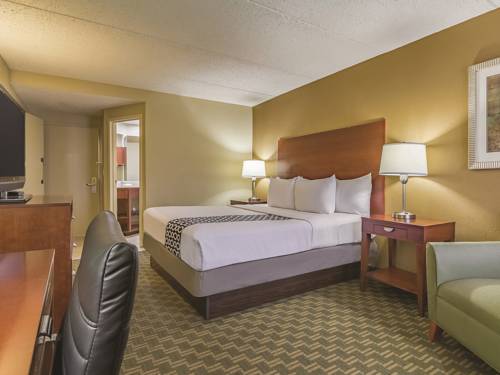 Imagen de la habitación del Hotel La Quinta Inn and Suites By Wyndham Cleveland Airport West. Foto 10