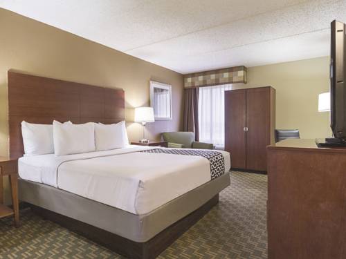 Imagen de la habitación del Hotel La Quinta Inn and Suites By Wyndham Cleveland Airport West. Foto 11