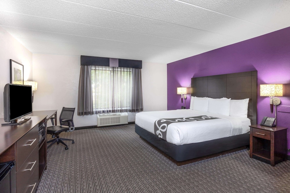 Imagen de la habitación del Hotel La Quinta Inn and Suites By Wyndham Clifton/rutherford. Foto 2