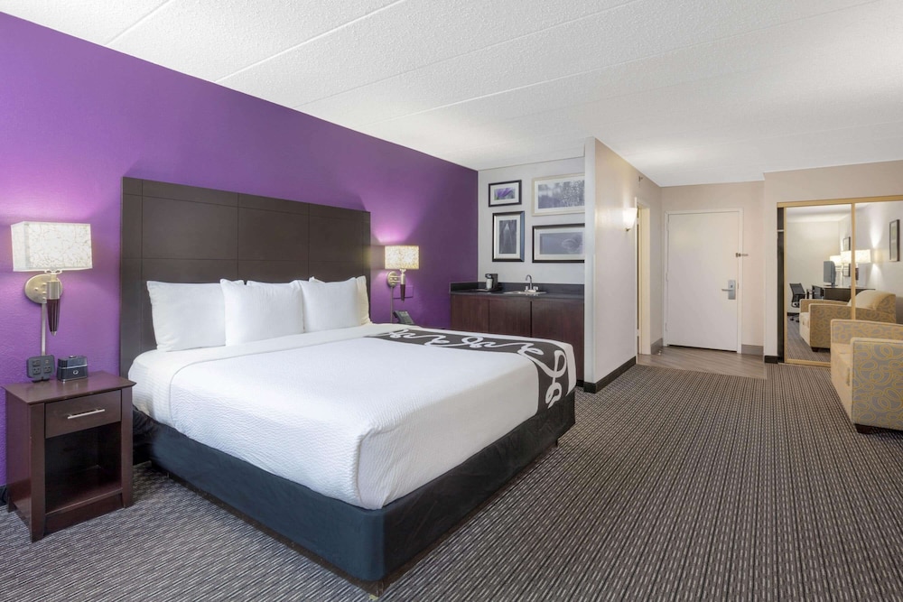 Imagen de la habitación del Hotel La Quinta Inn and Suites By Wyndham Clifton/rutherford. Foto 3