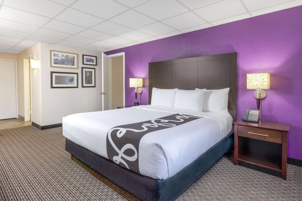 Imagen de la habitación del Hotel La Quinta Inn and Suites By Wyndham Clifton/rutherford. Foto 5