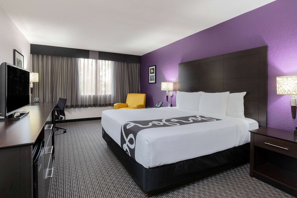 Imagen de la habitación del Hotel La Quinta Inn and Suites By Wyndham Clifton/rutherford. Foto 6