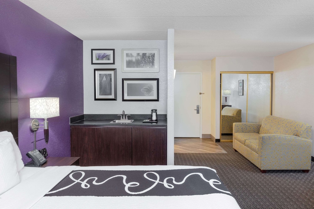 Imagen de la habitación del Hotel La Quinta Inn and Suites By Wyndham Clifton/rutherford. Foto 13