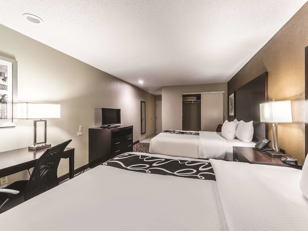 Imagen de la habitación del Hotel La Quinta Inn and Suites By Wyndham Collinsville - St. Louis. Foto 8