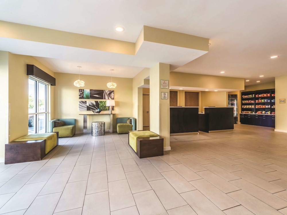 Imagen de los interiores del Hotel La Quinta Inn and Suites By Wyndham Collinsville - St. Louis. Foto 16