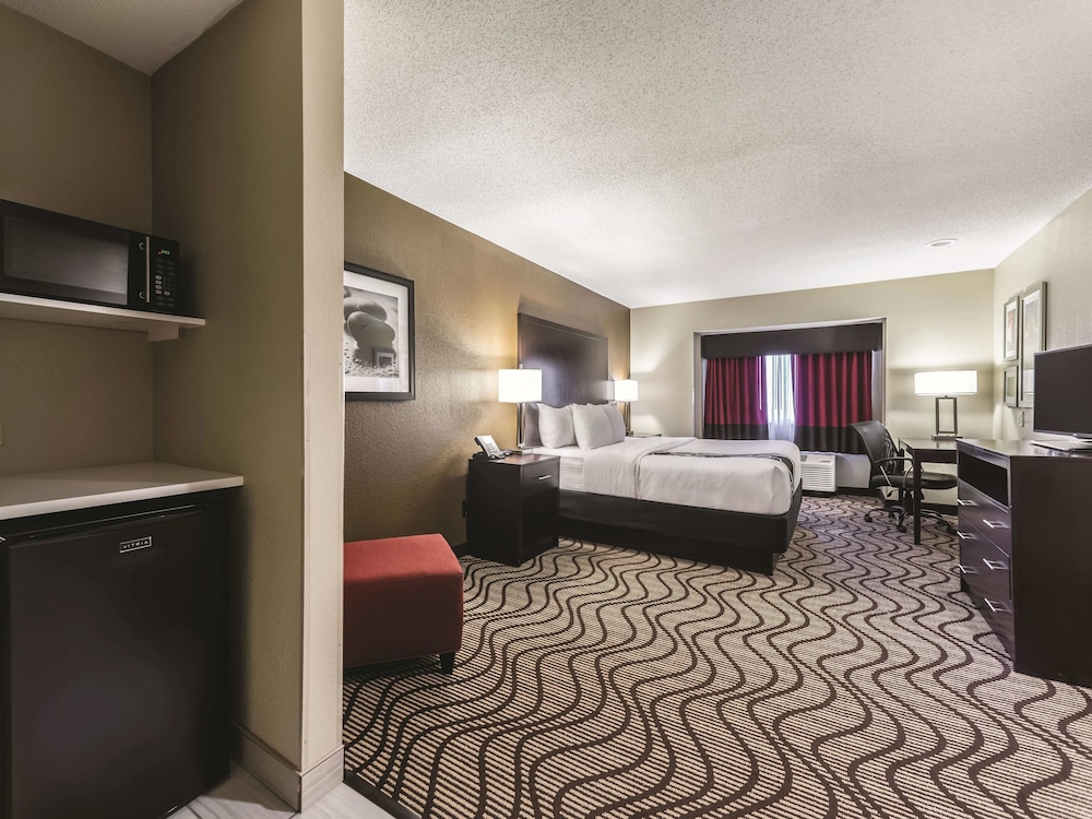 Imagen de la habitación del Hotel La Quinta Inn and Suites By Wyndham Collinsville - St. Louis. Foto 13
