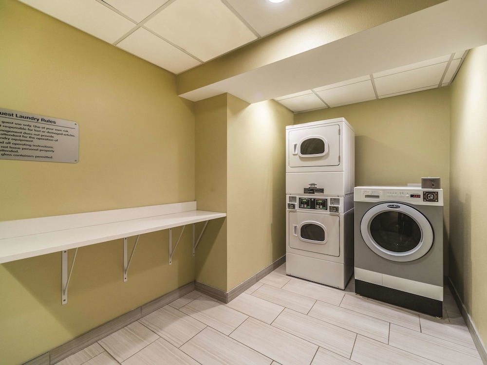 Imagen de los interiores del Hotel La Quinta Inn and Suites By Wyndham Collinsville - St. Louis. Foto 20