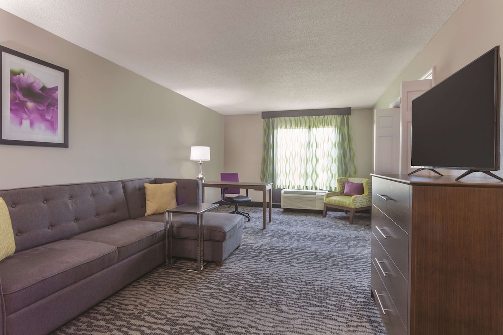Imagen de la habitación del Hotel La Quinta Inn and Suites By Wyndham Columbus North. Foto 4