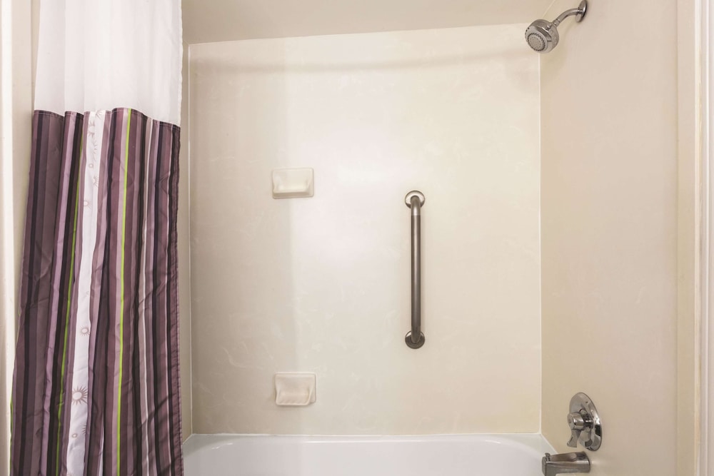 Imagen de la habitación del Hotel La Quinta Inn and Suites By Wyndham Columbus North. Foto 7
