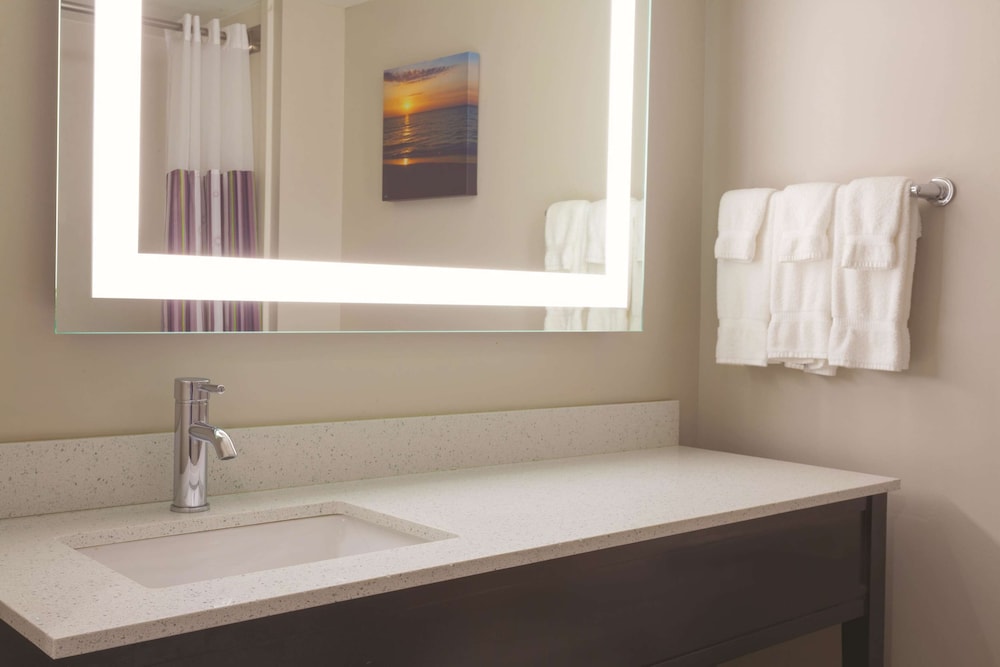 Imagen de la habitación del Hotel La Quinta Inn and Suites By Wyndham Columbus North. Foto 9