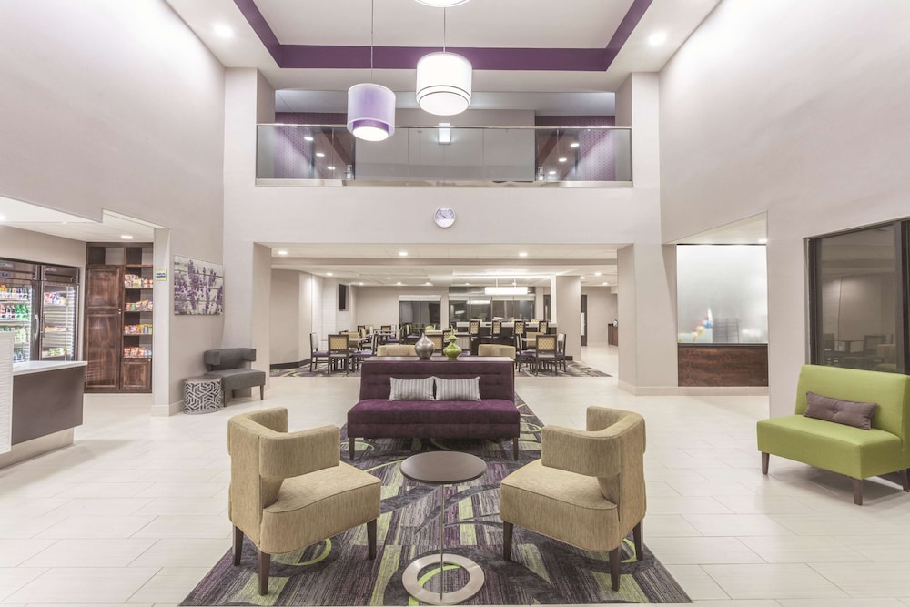Imagen de los interiores del Hotel La Quinta Inn and Suites By Wyndham Columbus North. Foto 19