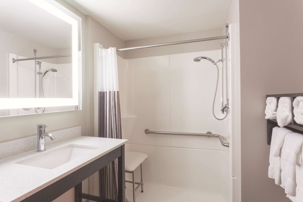 Imagen de la habitación del Hotel La Quinta Inn and Suites By Wyndham Columbus North. Foto 13