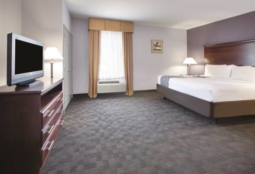 Imagen de la habitación del Hotel La Quinta Inn and Suites By Wyndham Corsicana. Foto 2