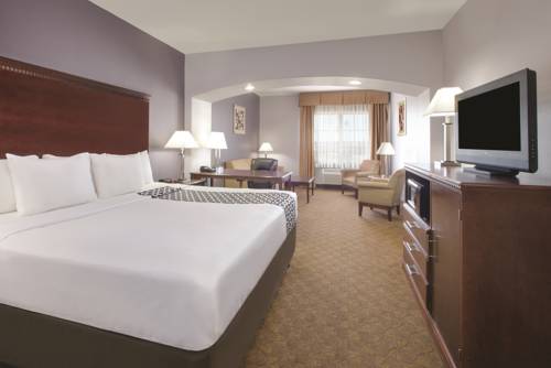Imagen de la habitación del Hotel La Quinta Inn and Suites By Wyndham Corsicana. Foto 4
