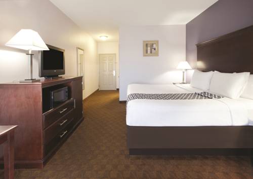 Imagen de la habitación del Hotel La Quinta Inn and Suites By Wyndham Corsicana. Foto 5