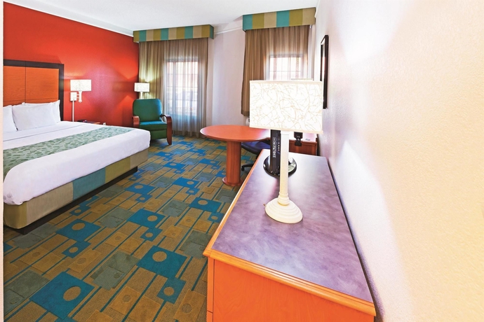 Imagen de la habitación del Hotel La Quinta Inn and Suites By Wyndham Dallas Dfw Airport North. Foto 13