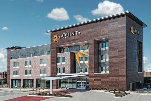 Imagen general del Hotel La Quinta Inn and Suites By Wyndham Dallas Grand Prairie North. Foto 1