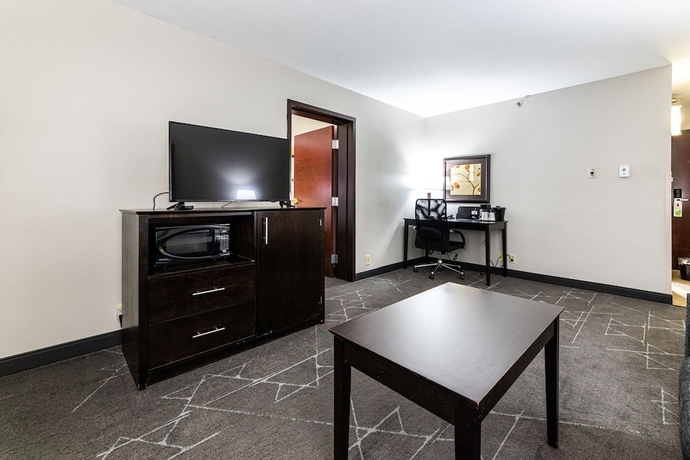 Imagen de la habitación del Hotel La Quinta Inn and Suites By Wyndham Dallas I-35 Walnut Hill Ln. Foto 12