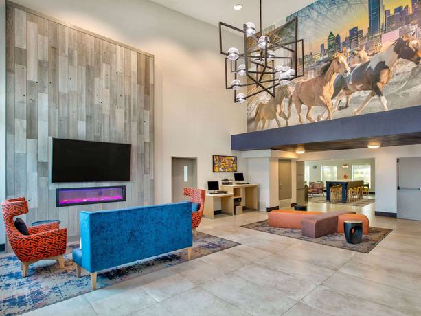 Imagen de los interiores del Hotel La Quinta Inn and Suites By Wyndham Dallas - Las Colinas. Foto 10