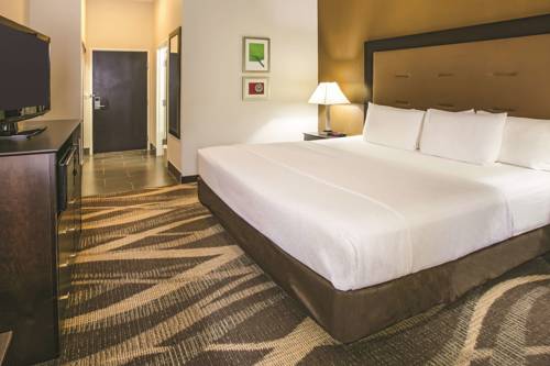 Imagen de la habitación del Hotel La Quinta Inn and Suites By Wyndham Dallas - Las Colinas. Foto 6