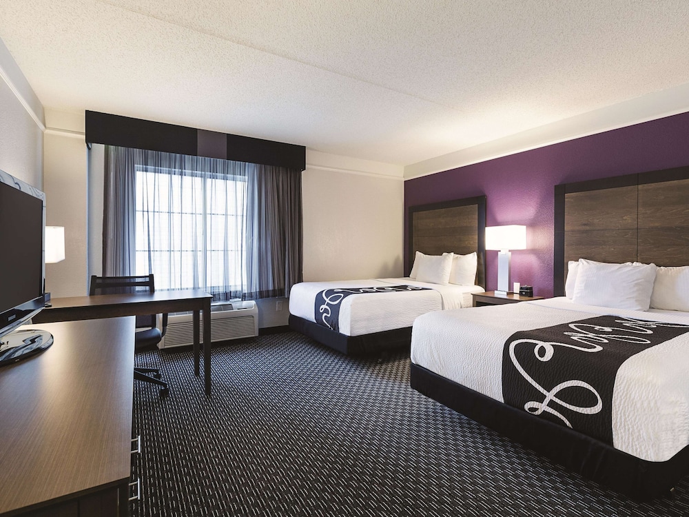 Imagen de la habitación del Hotel La Quinta Inn and Suites By Wyndham Dallas Plano West. Foto 7