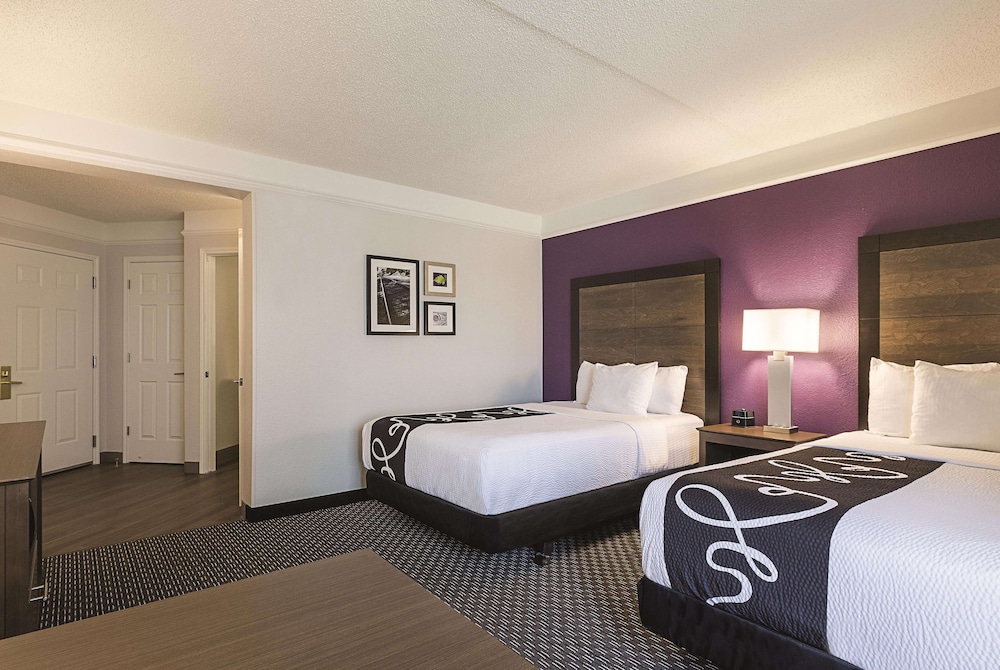 Imagen de la habitación del Hotel La Quinta Inn and Suites By Wyndham Dallas Plano West. Foto 13