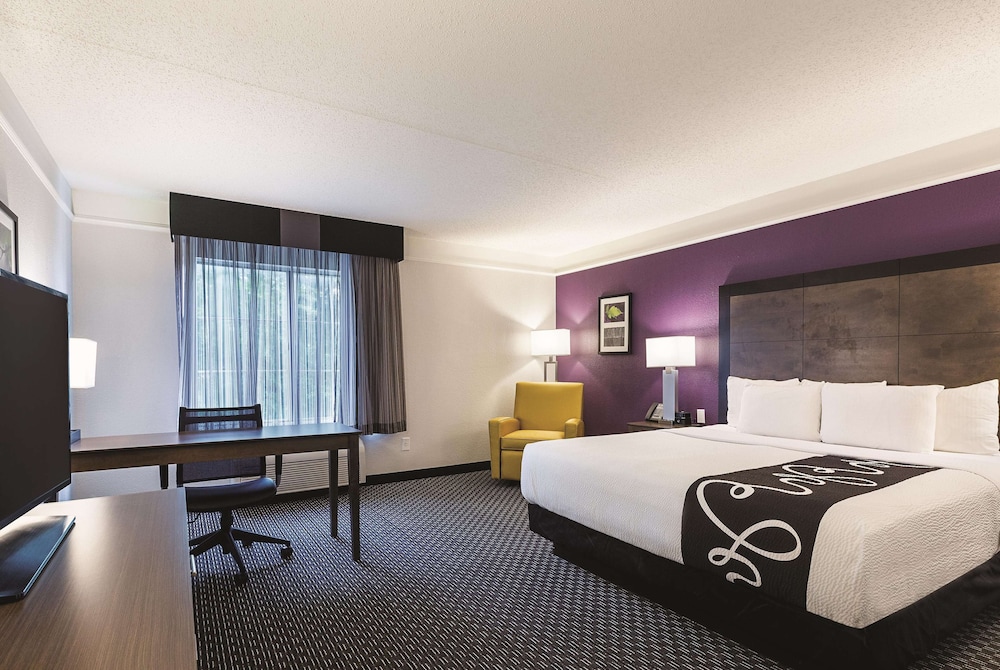 Imagen de la habitación del Hotel La Quinta Inn and Suites By Wyndham Dallas Plano West. Foto 18