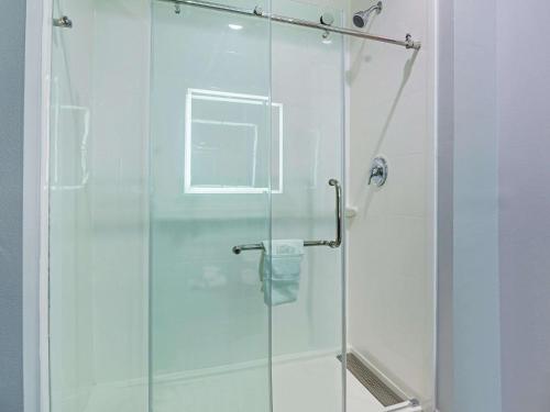 Imagen de la habitación del Hotel La Quinta Inn and Suites By Wyndham Dallas - Wylie. Foto 9