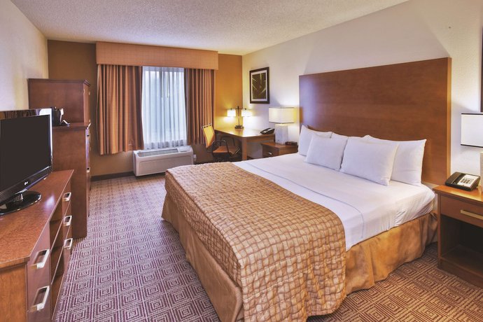 Imagen de la habitación del Hotel La Quinta Inn and Suites By Wyndham Danbury. Foto 1