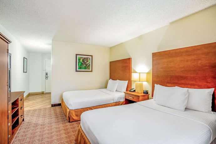 Imagen de la habitación del Hotel La Quinta Inn and Suites By Wyndham Danbury. Foto 9