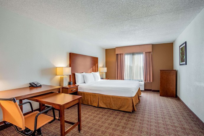 Imagen de la habitación del Hotel La Quinta Inn and Suites By Wyndham Danbury. Foto 10