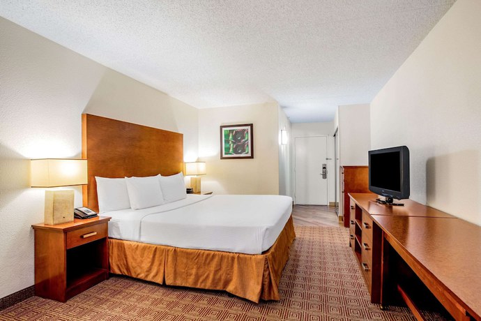 Imagen de la habitación del Hotel La Quinta Inn and Suites By Wyndham Danbury. Foto 11