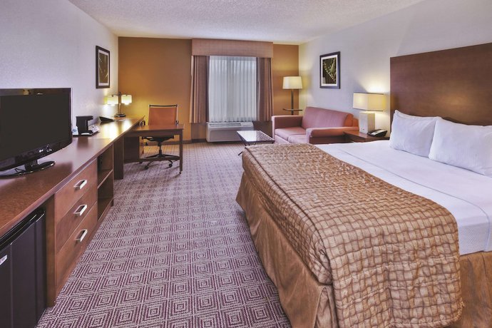 Imagen de la habitación del Hotel La Quinta Inn and Suites By Wyndham Danbury. Foto 15