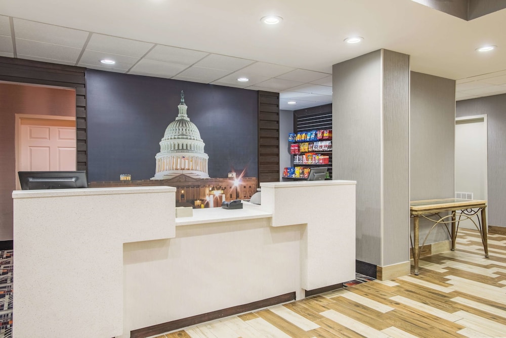 Imagen de los interiores del Hotel La Quinta Inn and Suites By Wyndham Dc Metro Capital Beltway. Foto 17