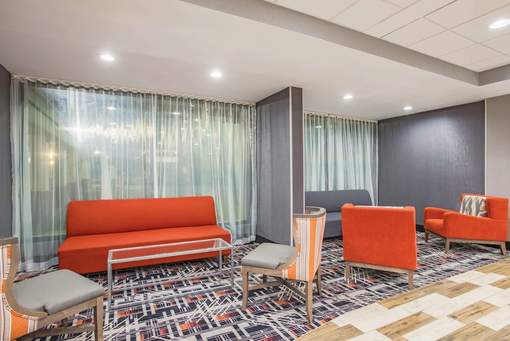 Imagen de los interiores del Hotel La Quinta Inn and Suites By Wyndham Dc Metro Capital Beltway. Foto 18