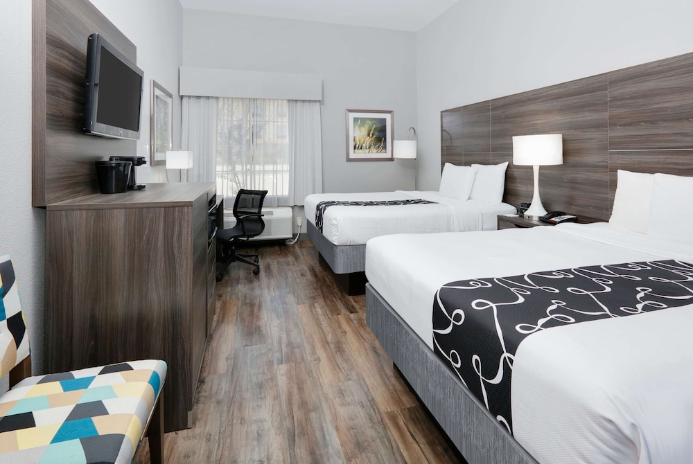 Imagen de la habitación del Hotel La Quinta Inn and Suites By Wyndham Denton - University Drive. Foto 4