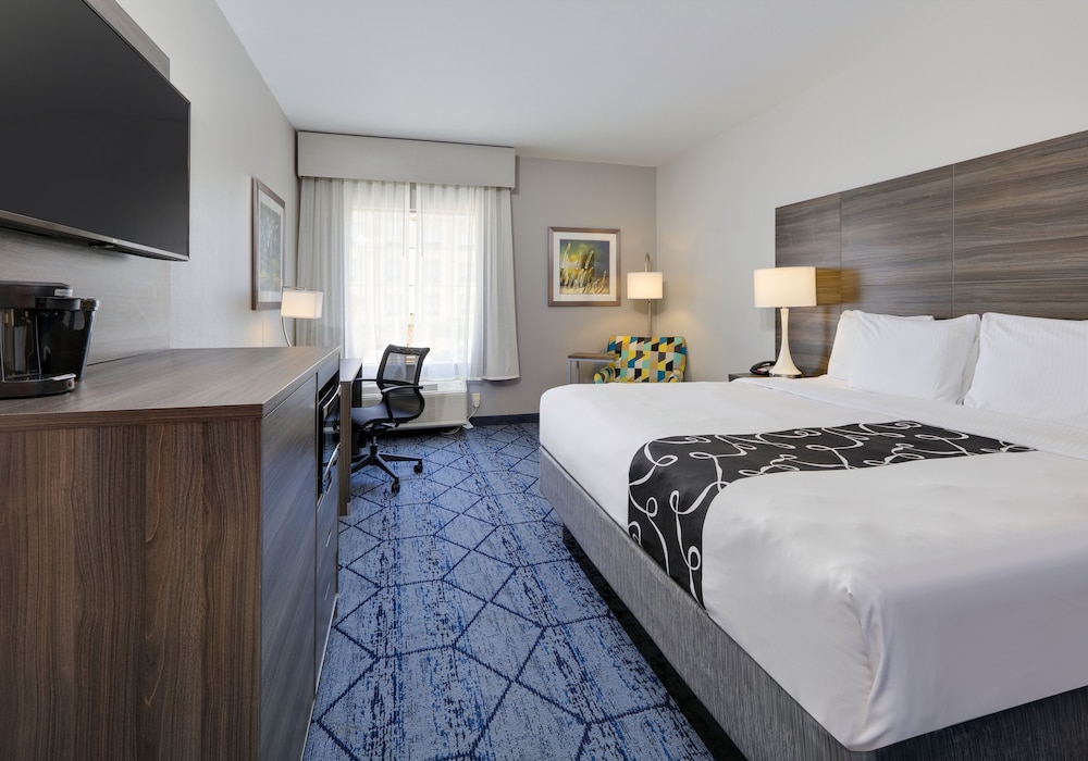 Imagen de la habitación del Hotel La Quinta Inn and Suites By Wyndham Denton - University Drive. Foto 5