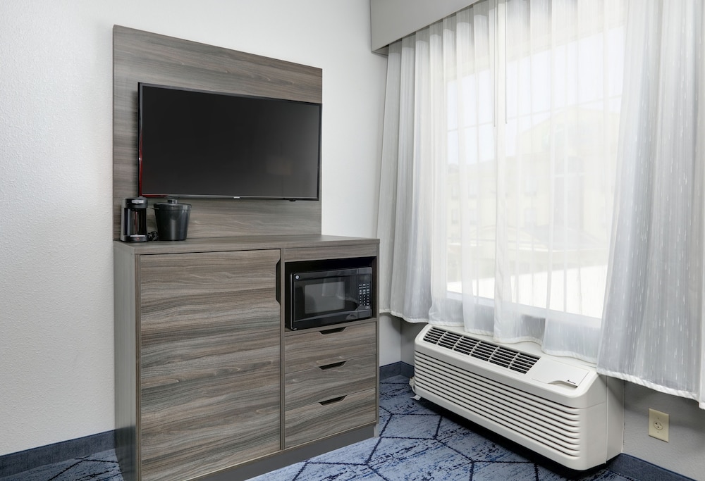 Imagen de la habitación del Hotel La Quinta Inn and Suites By Wyndham Denton - University Drive. Foto 9