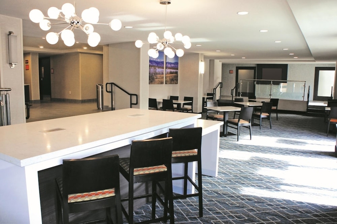 Imagen de los interiores del Hotel La Quinta Inn and Suites By Wyndham Denver Aurora Medical. Foto 15