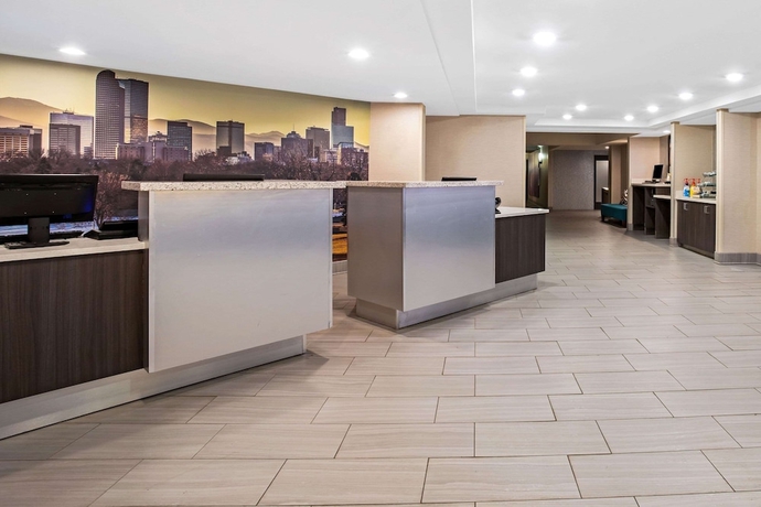 Imagen de los interiores del Hotel La Quinta Inn and Suites By Wyndham Denver Aurora Medical. Foto 17