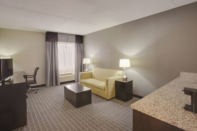 Imagen de la habitación del Hotel La Quinta Inn and Suites By Wyndham Detroit Metro Airport. Foto 5