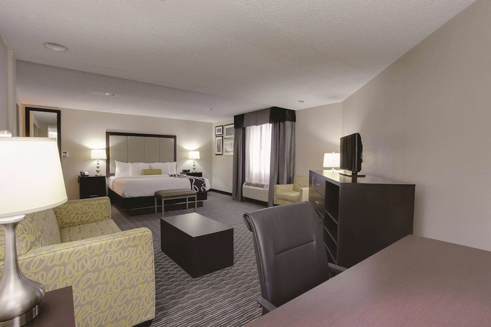Imagen de la habitación del Hotel La Quinta Inn and Suites By Wyndham Detroit Metro Airport. Foto 8